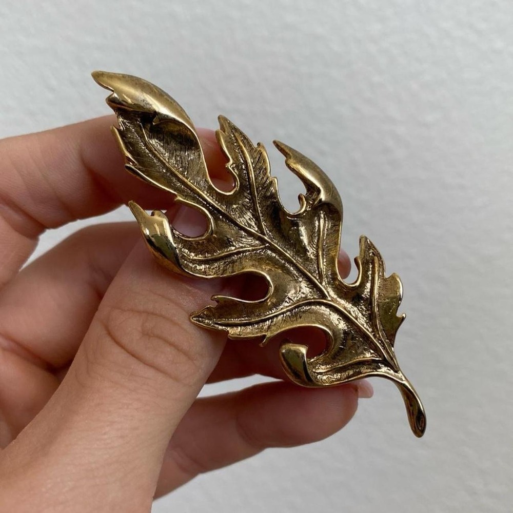 Vintage Gold Tone Leaf Brooch 3" With Detailed Veins